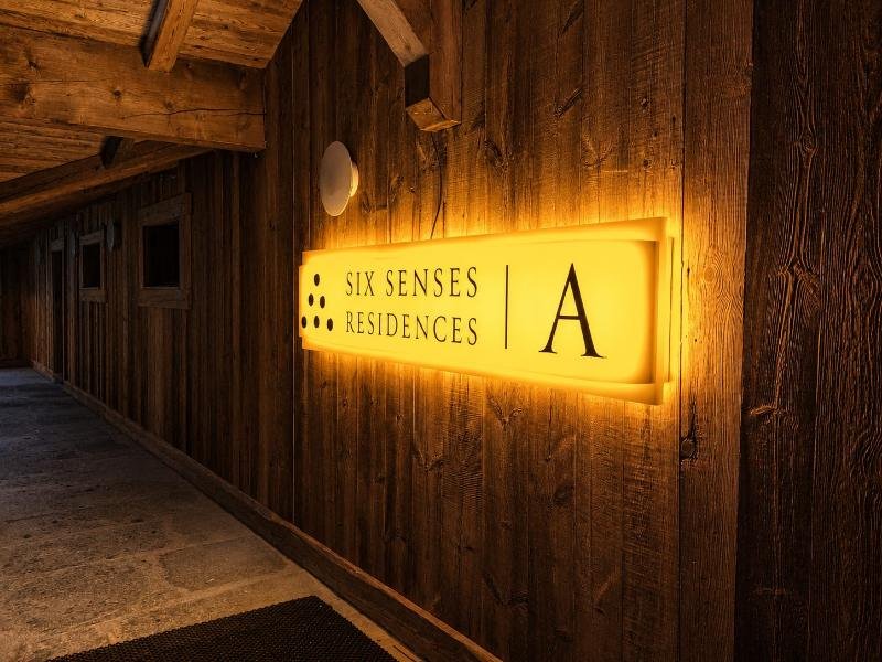 Enseigne lumineuse · Six Senses