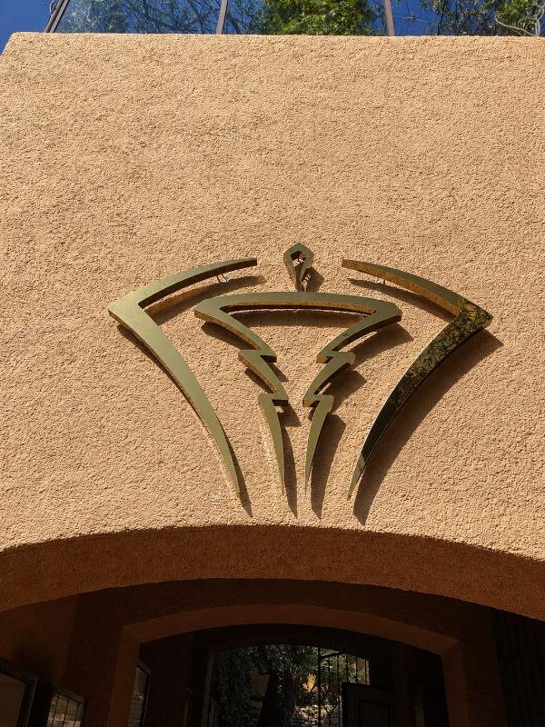 Plaque logo en métal