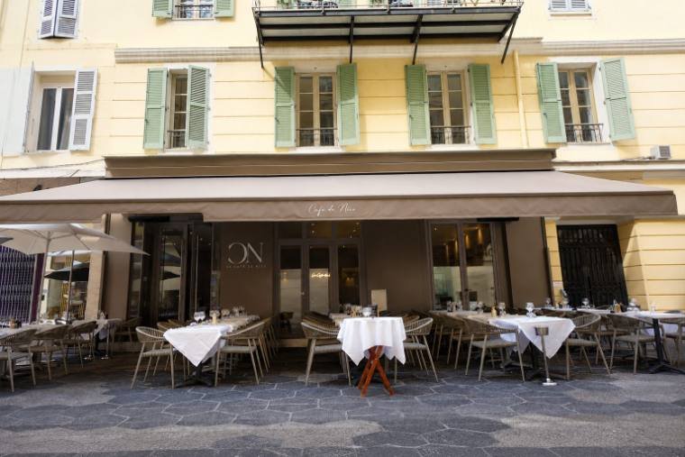 Store et lambrequin · Café de Nice, Nice