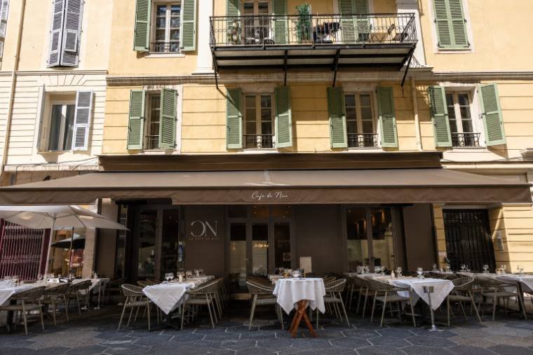 Store et lambrequin · Café de Nice, Nice