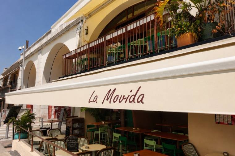 Store et lambrequin · La Movida