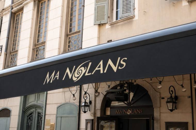 Store et lambrequin · Manolans
