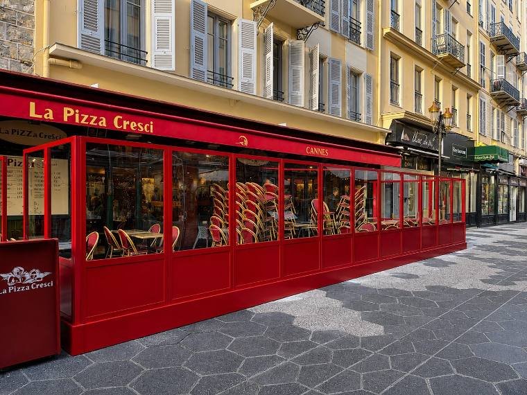 Fermeture de terrasse sur-mesure — Pizza Cresci