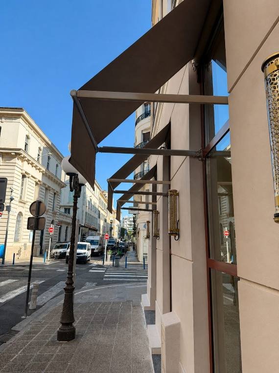 Store banne · Hôtel Posidonia
