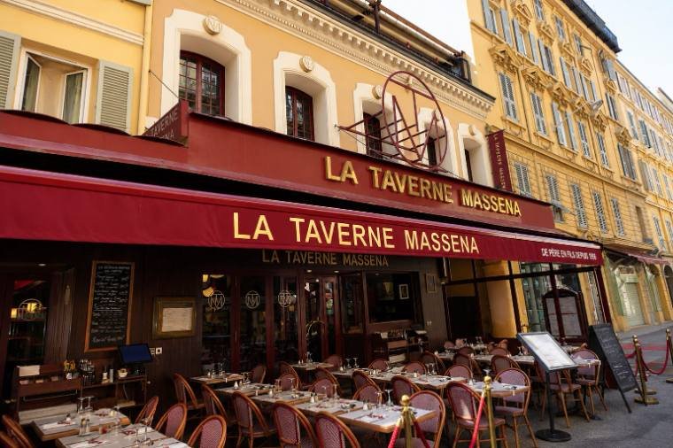 Store et lambrequin · Taverne Masséna, Nice