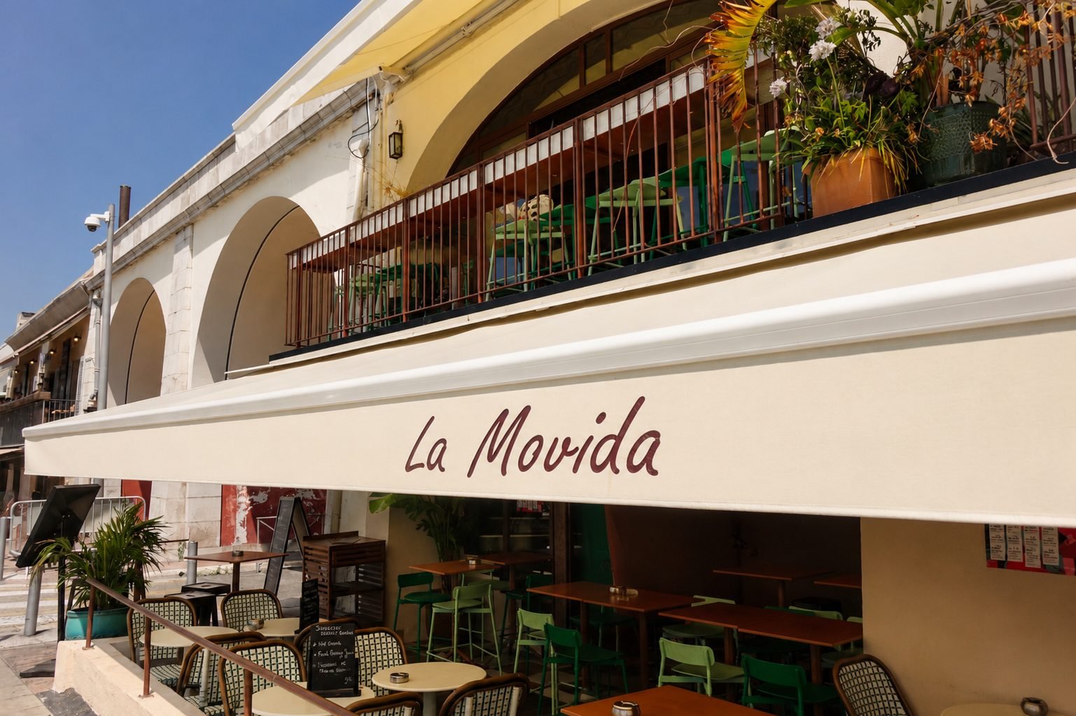 Store banne et lambrequin personnalisé de La Movida
